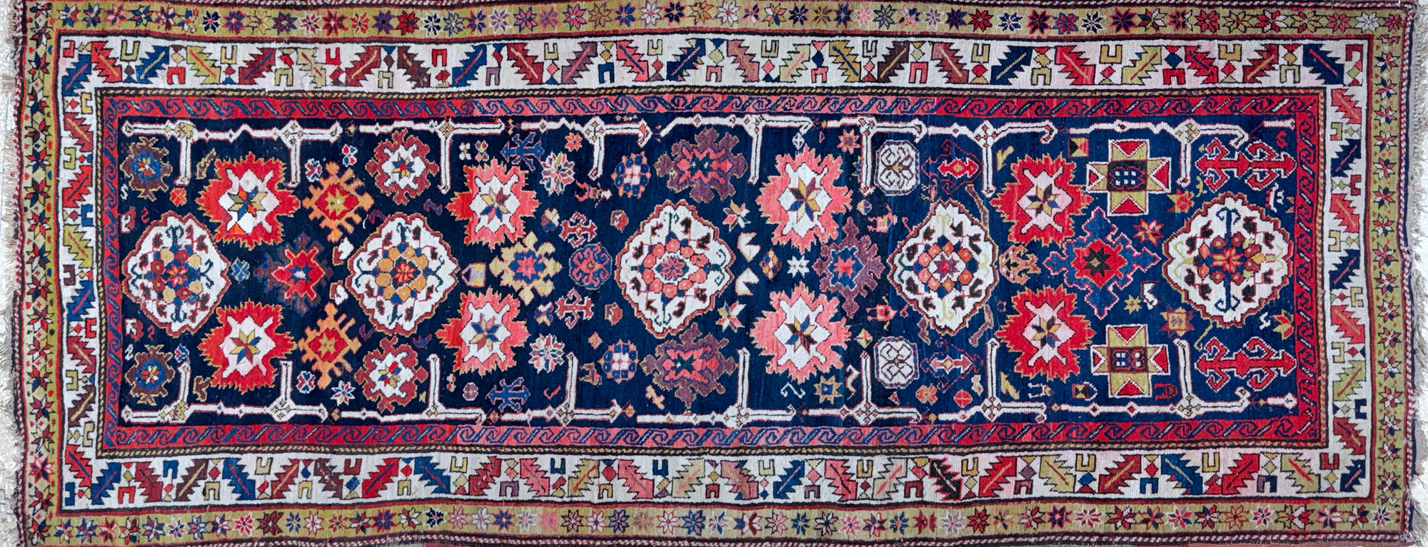  ALFOMBRA CAMINO RUSA DE LANA TEJIDA A MANO. 