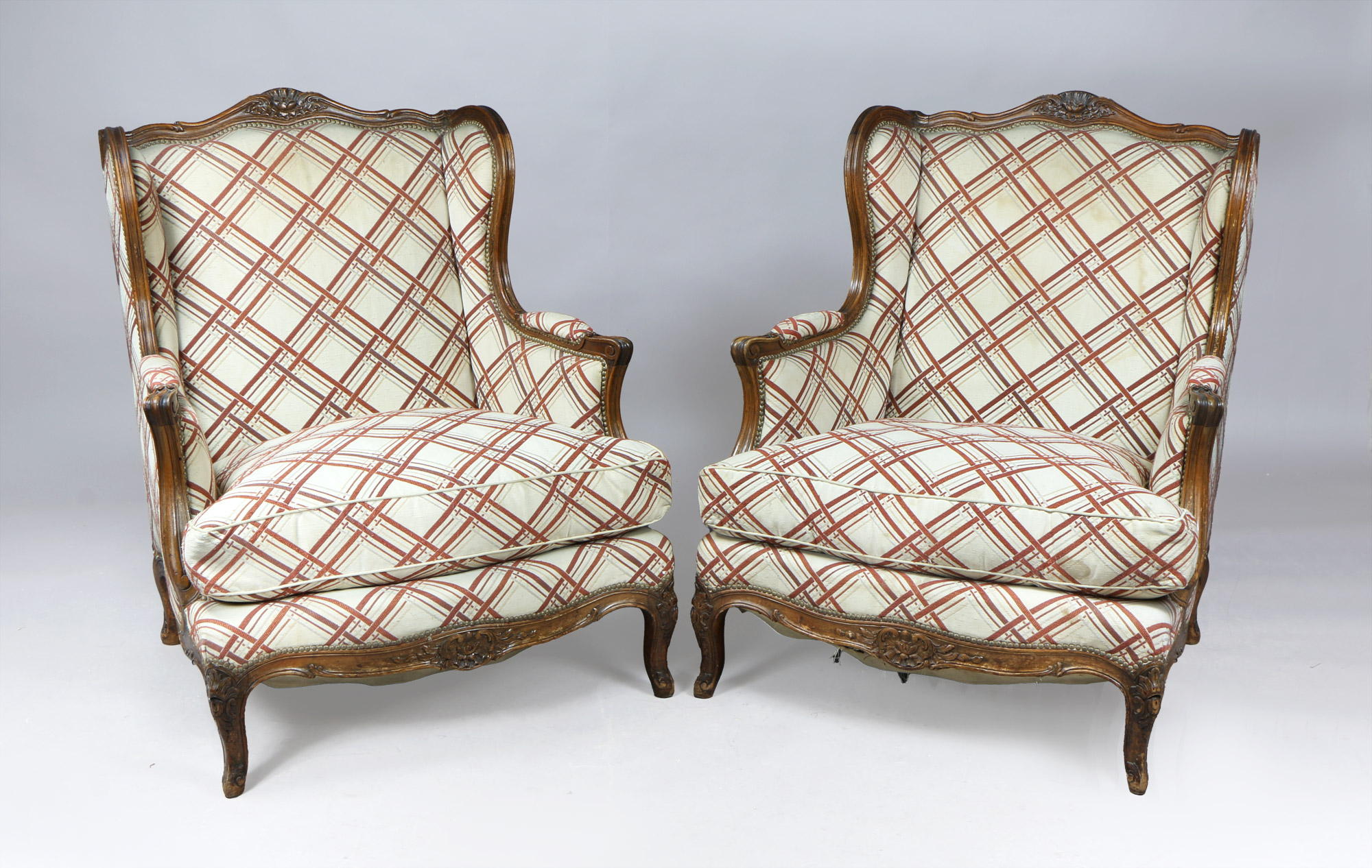 PAR DE SILLONES BERGERE DE ESTILO FRANCES REGENCE. PAR DE SILLONES BERGERE DE ESTILO FRANCES REGENCE.