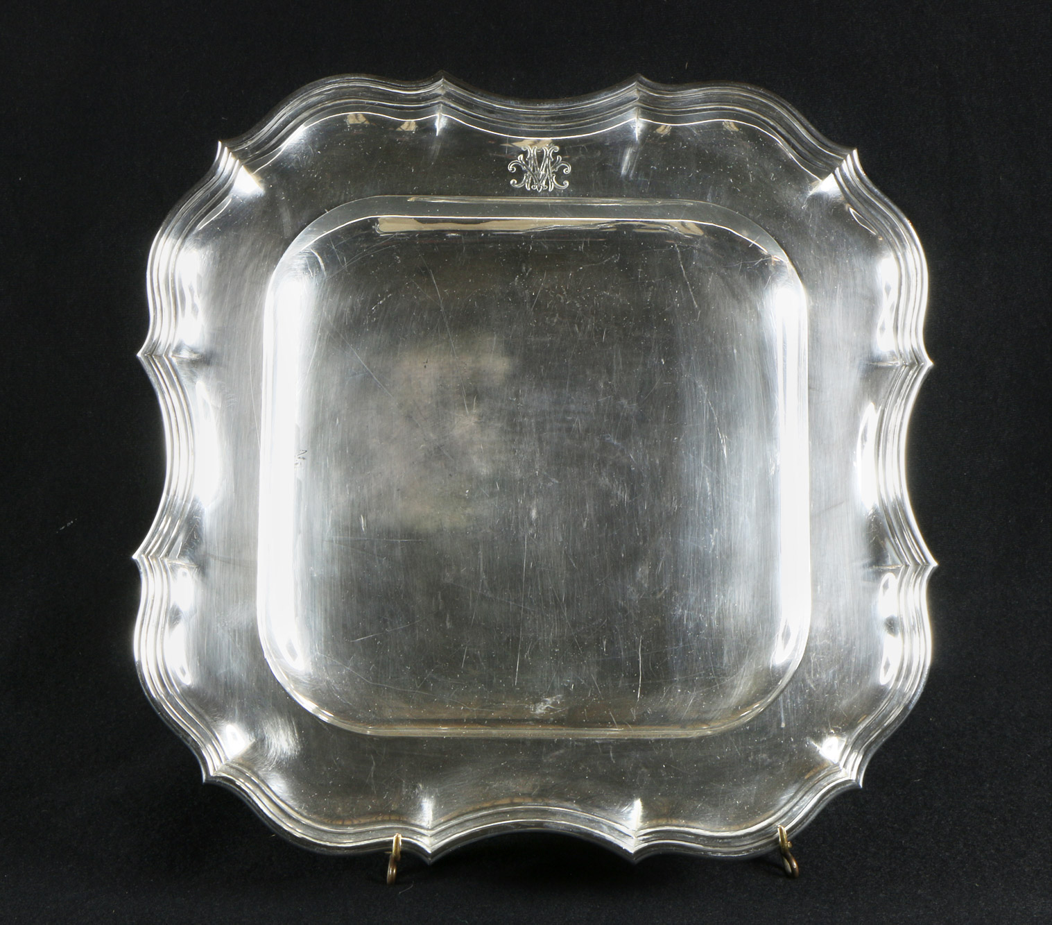 FUENTE CUADRANGULAR DE PLATA FRANCESA SELLADA. FUENTE CUADRANGULAR DE PLATA FRANCESA SELLADA.