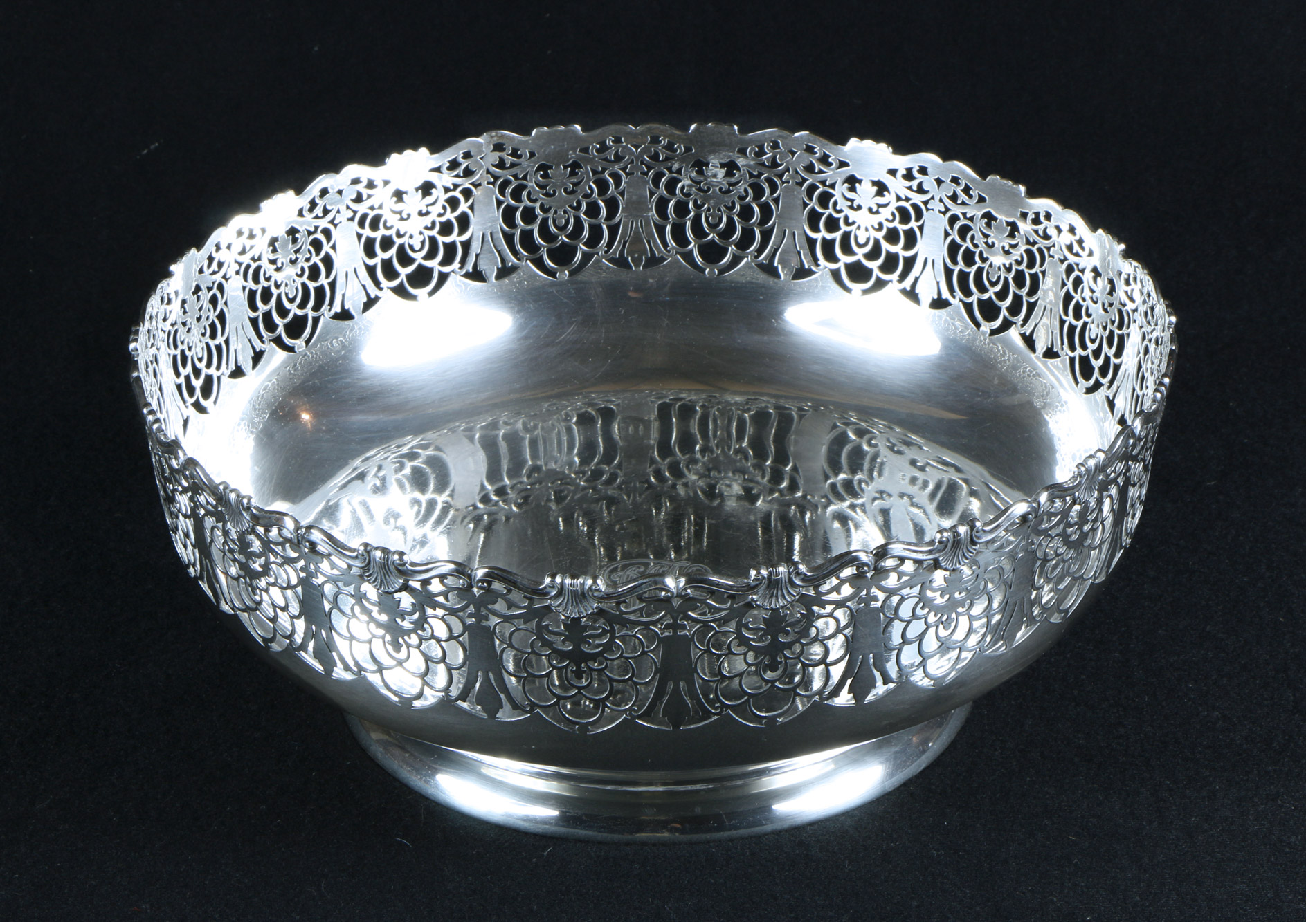  CENTRO FRUTERA DE PLATA INGLESA SELLADA. 