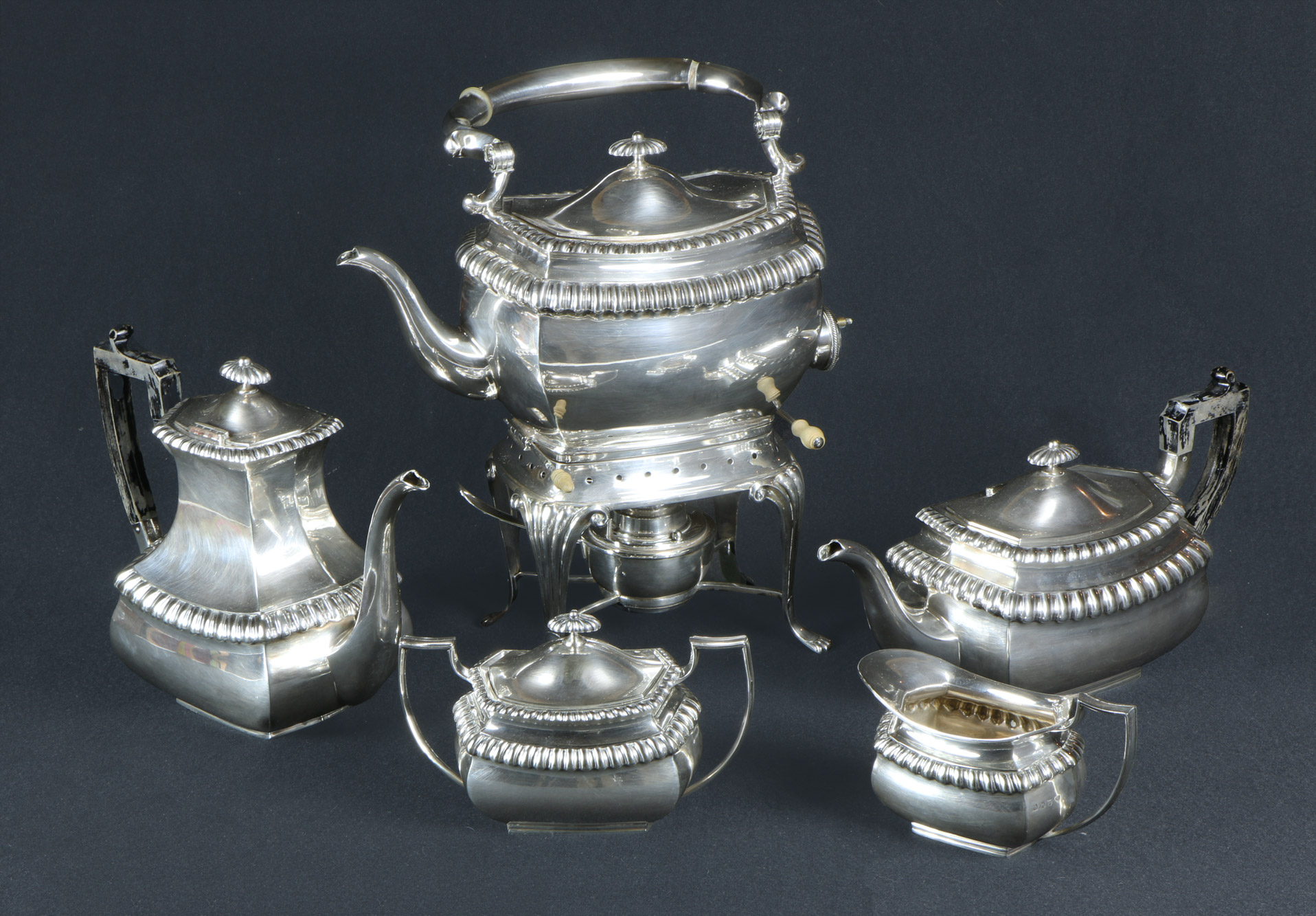  JUEGO DE METAL PLATEADO PARA TE Y CAFE.