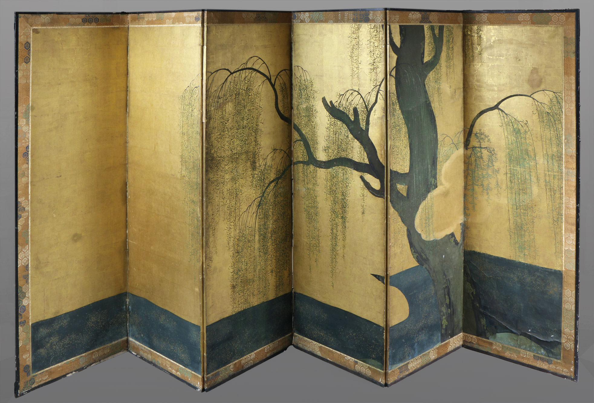  ANTIGUO BIOMBO JAPONES FORMADO POR SEIS HOJAS.