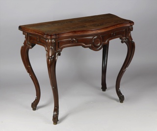 Lote 172: PEQUEÑA MESA LIBRO INGLESA VICTORIANA.  PEQUEÑA MESA LIBRO INGLESA VICTORIANA. 