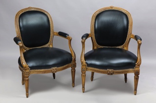 Lote 225: PAR DE SILLONES FRANCESES DE ESTILO LUIS XVI.  PAR DE SILLONES FRANCESES DE ESTILO LUIS XVI. 