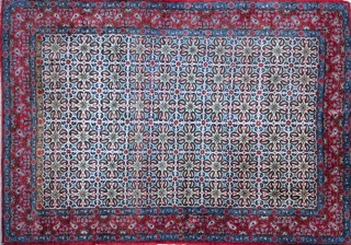 Lote 378: ALFOMBRA PERSA QUM DE LANA TEJIDA A MANO.  ALFOMBRA PERSA QUM DE LANA TEJIDA A MANO. 