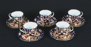 Lote 538: OCHO TAZAS CON SUS PLATOS DE PORCELANA INGLESA PARA CAFE.  OCHO TAZAS CON SUS PLATOS DE PORCELANA INGLESA PARA CAFE. 