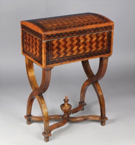 Lote 266: PEQUEÑA MESA COSTURERO HOLANDESA SIGLO XIX.  PEQUEÑA MESA COSTURERO HOLANDESA SIGLO XIX. 