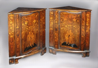 Lote 193: PAR DE ANTIGUOS MUEBLES RINCONEROS HOLANDESES DEL SIGLO XIX. PAR DE ANTIGUOS MUEBLES RINCONEROS HOLANDESES DEL SIGLO XIX.