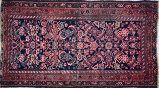 Lote 395: ALFOMBRA PERSA DE LANA TEJIDA A MANO. ALFOMBRA PERSA DE LANA TEJIDA A MANO.