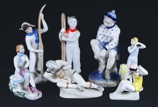 Lote 565: SIETE FIGURAS RUSAS DE PORCELANA ESMALTADA.  SIETE FIGURAS RUSAS DE PORCELANA ESMALTADA. 