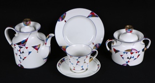Lote 624: CONJUNTO DE PORCELANA RUSA PARA TE.  CONJUNTO DE PORCELANA RUSA PARA TE. 
