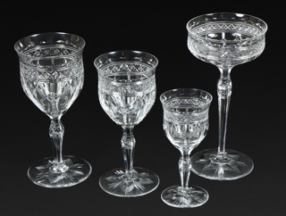 Lote 687: CONJUNTO DE COPAS DE CRISTAL RUSO TALLADO.  CONJUNTO DE COPAS DE CRISTAL RUSO TALLADO. 