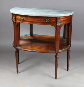 Lote 292: PEQUEÑA CONSOLA DEMILUNE DE ESTILO FRANCES LUIS XVI. PEQUEÑA CONSOLA DEMILUNE DE ESTILO FRANCES LUIS XVI.