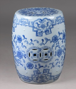 Lote 579: BANCO DE PORCELANA CHINA PARA JARDIN.  BANCO DE PORCELANA CHINA PARA JARDIN. 