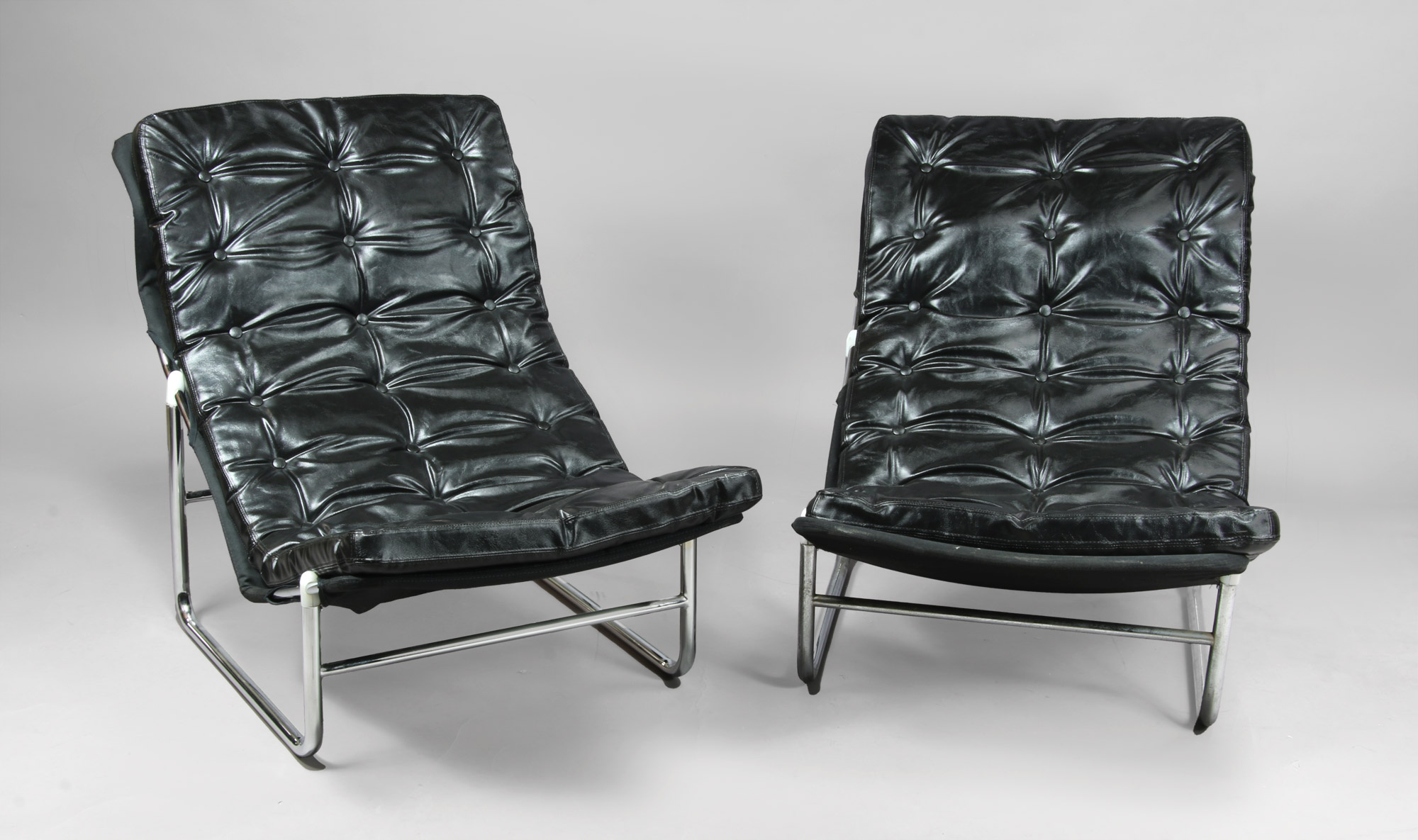 PAR DE BUTACAS 'ZORBA' AL ESTILO DE CHURBA. PAR DE BUTACAS 'ZORBA' AL ESTILO DE CHURBA.