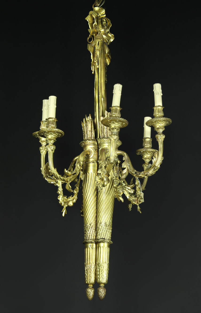  PAR DE GRANDES APPLIQUES FRANCESES DE ESTILO LUIS XVI.