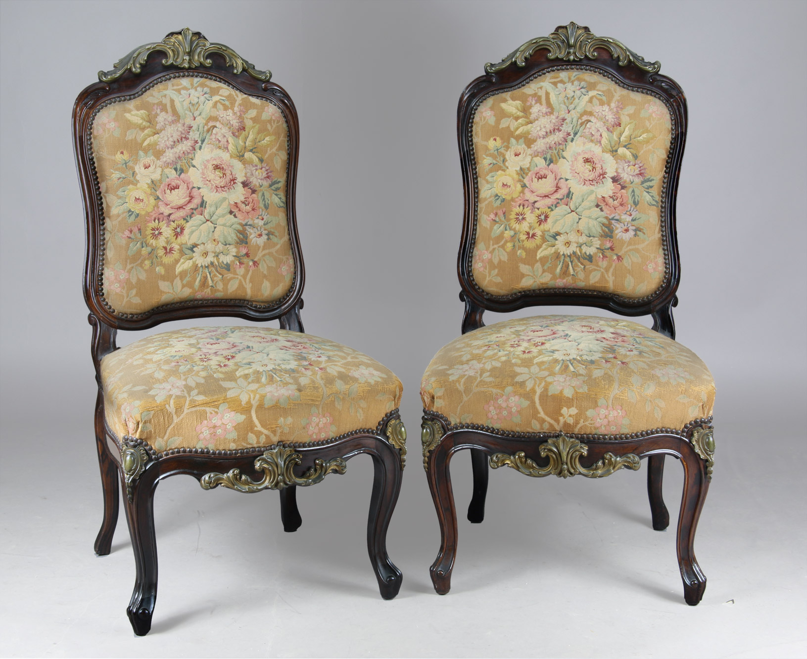 PAR DE SILLAS INGLESAS DE EPOCA VICTORIANA. PAR DE SILLAS INGLESAS DE EPOCA VICTORIANA.