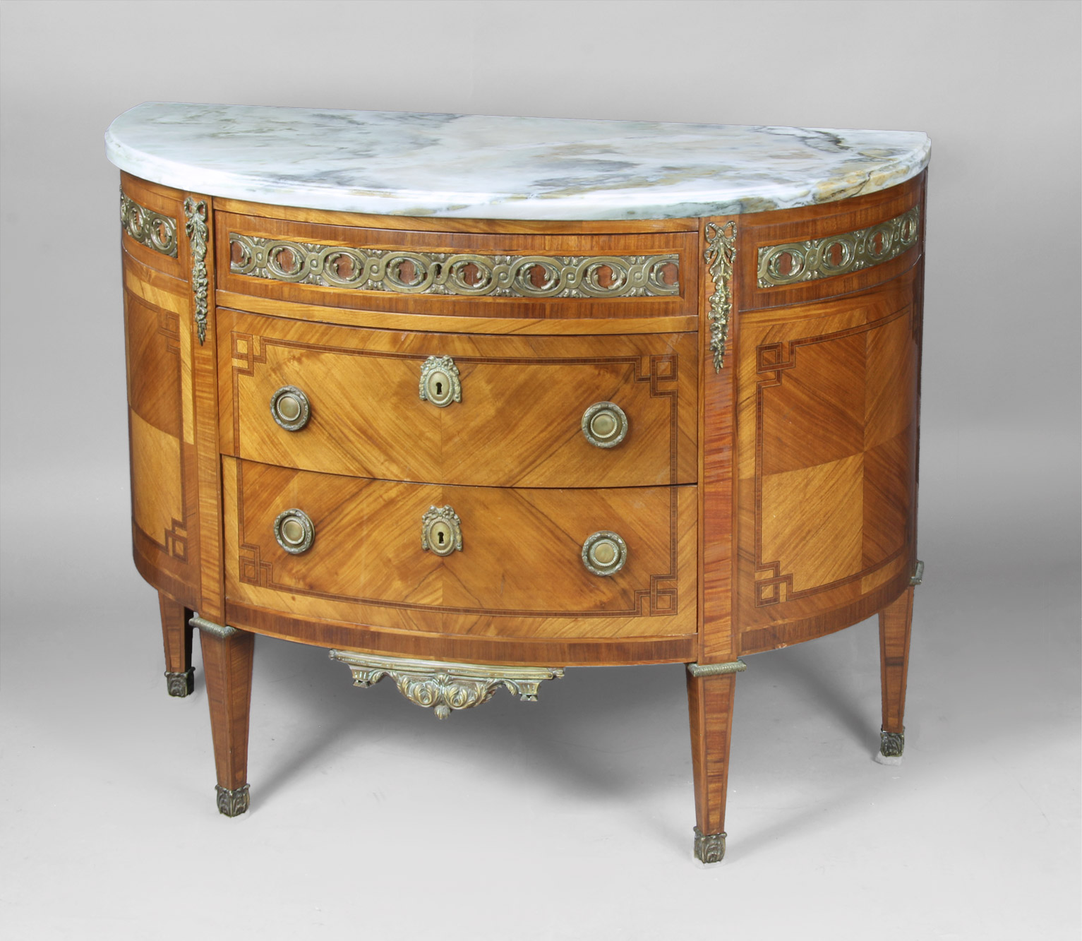  COMODA DEMI LUNE DE  ESTILO FRANCES LUIS XVI.