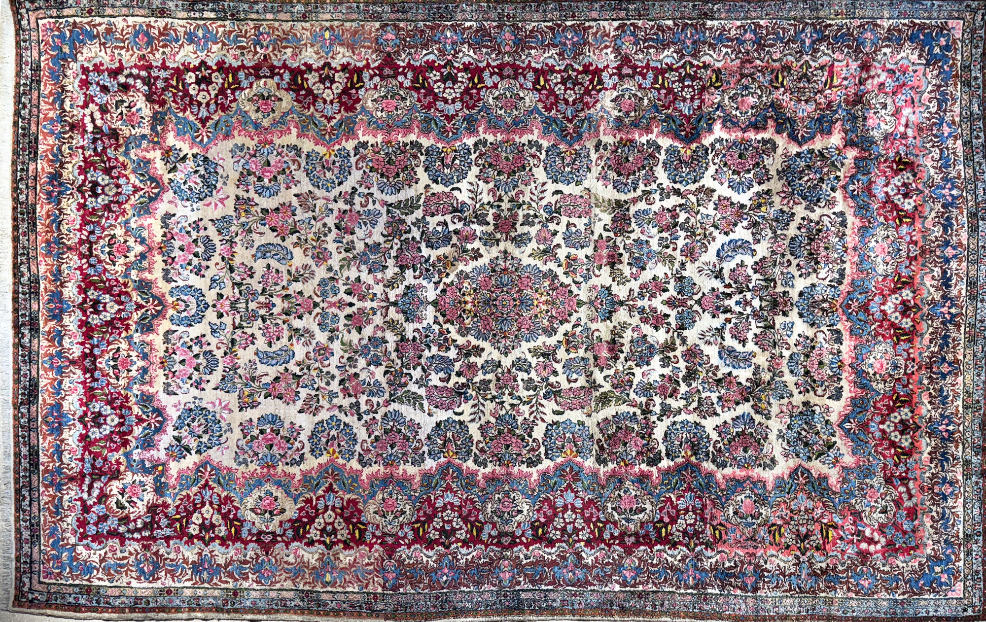  GRAN ALFOMBRA KIRMAN DE LANA TEJIDA A MANO.