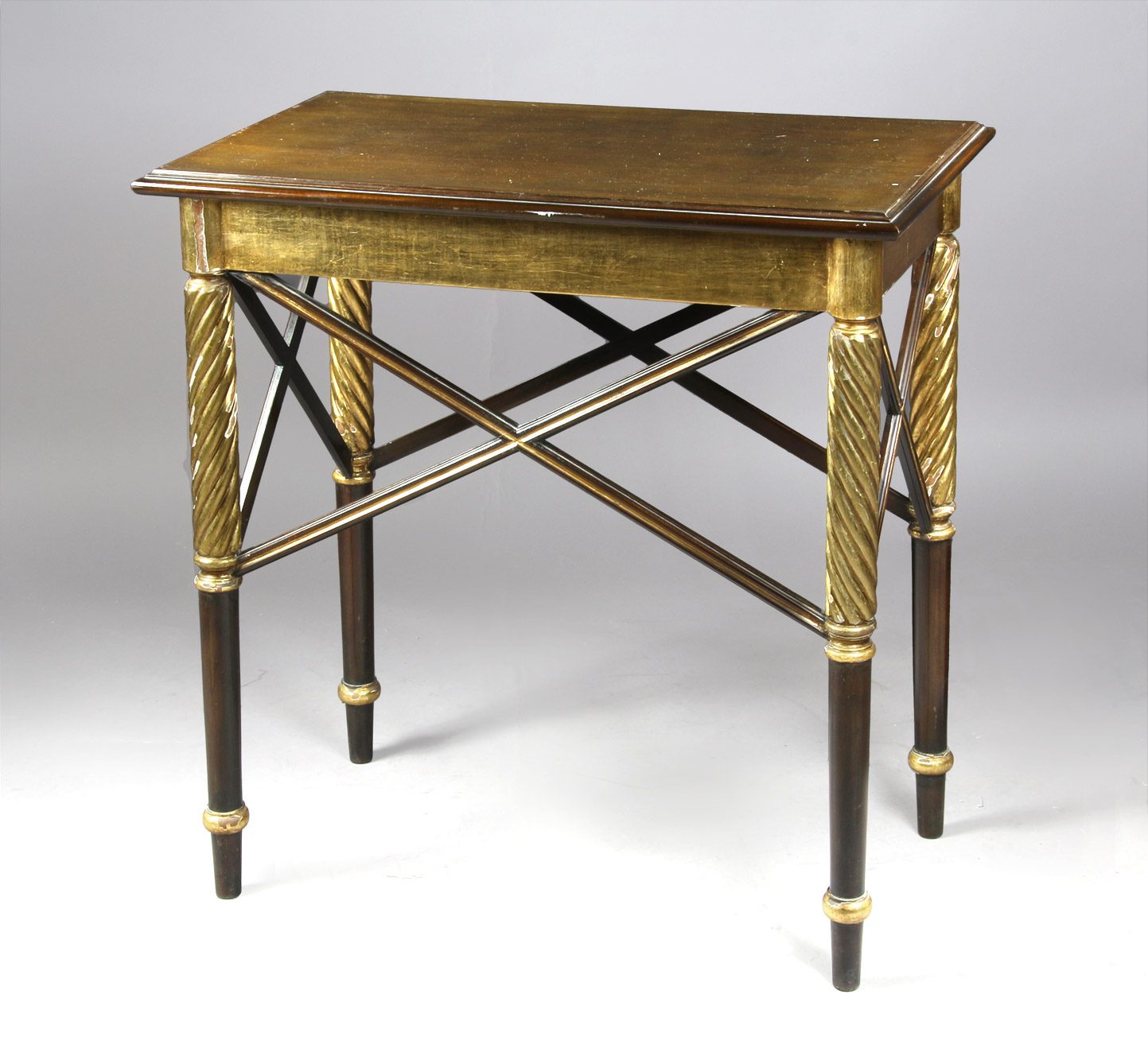 MESITA RECTANGULAR DE MADERA DORADA. MESITA RECTANGULAR DE MADERA DORADA.