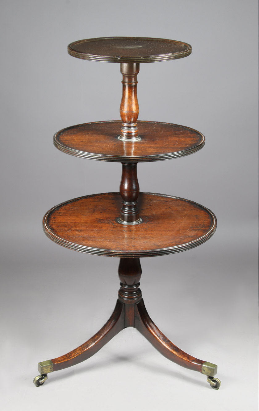  ANTIGUA 'THREE TIER DUMB-WAITER' EPOCA JORGE III.