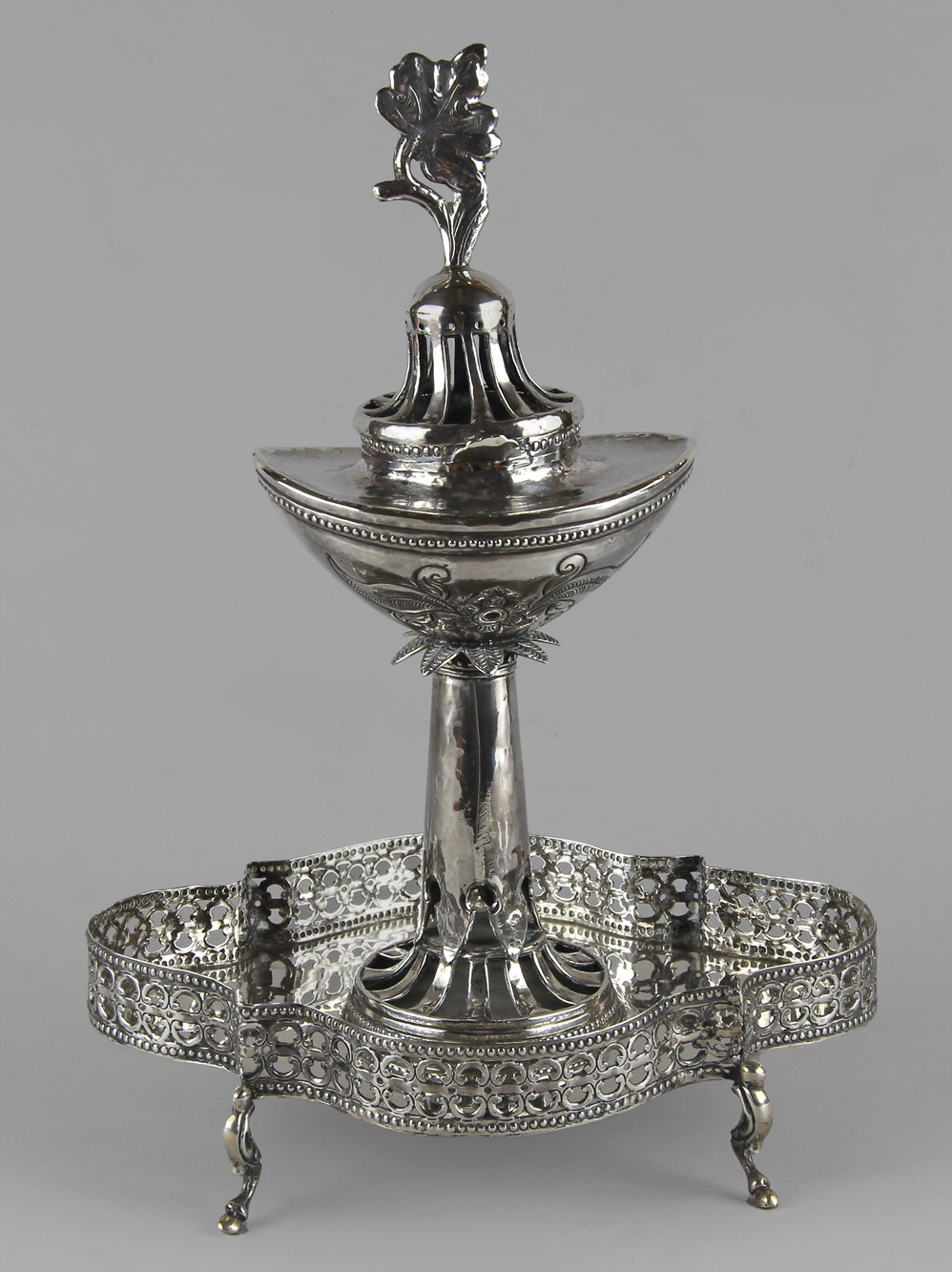 ANTIGUO SAHUMADOR BOLIVIANO CON SALVILLA. ANTIGUO SAHUMADOR BOLIVIANO CON SALVILLA.