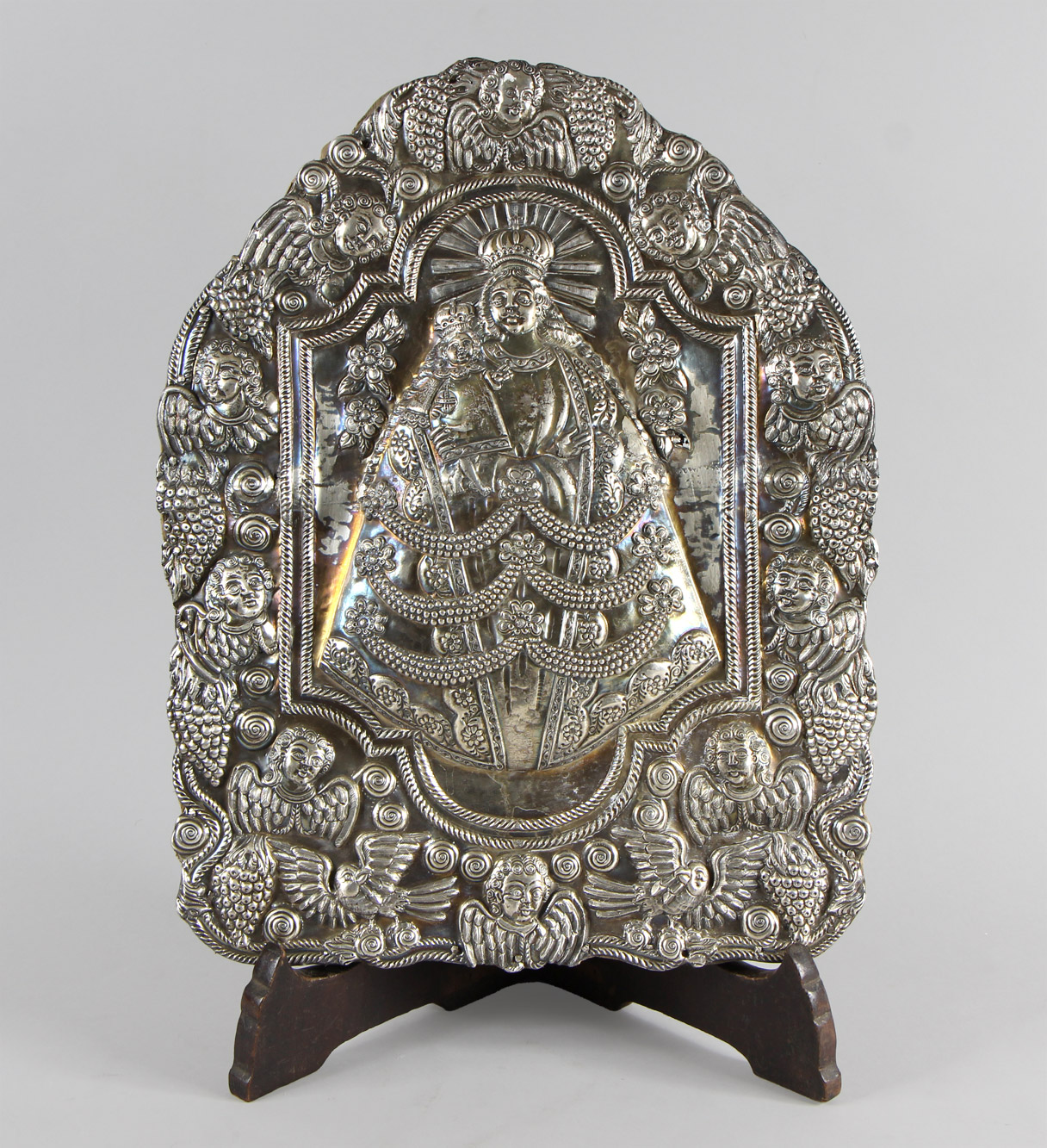 ANTIGUA PLACA COLONIAL VIRREYNAL ANDINA REPUJADA. ANTIGUA PLACA COLONIAL VIRREYNAL ANDINA REPUJADA.