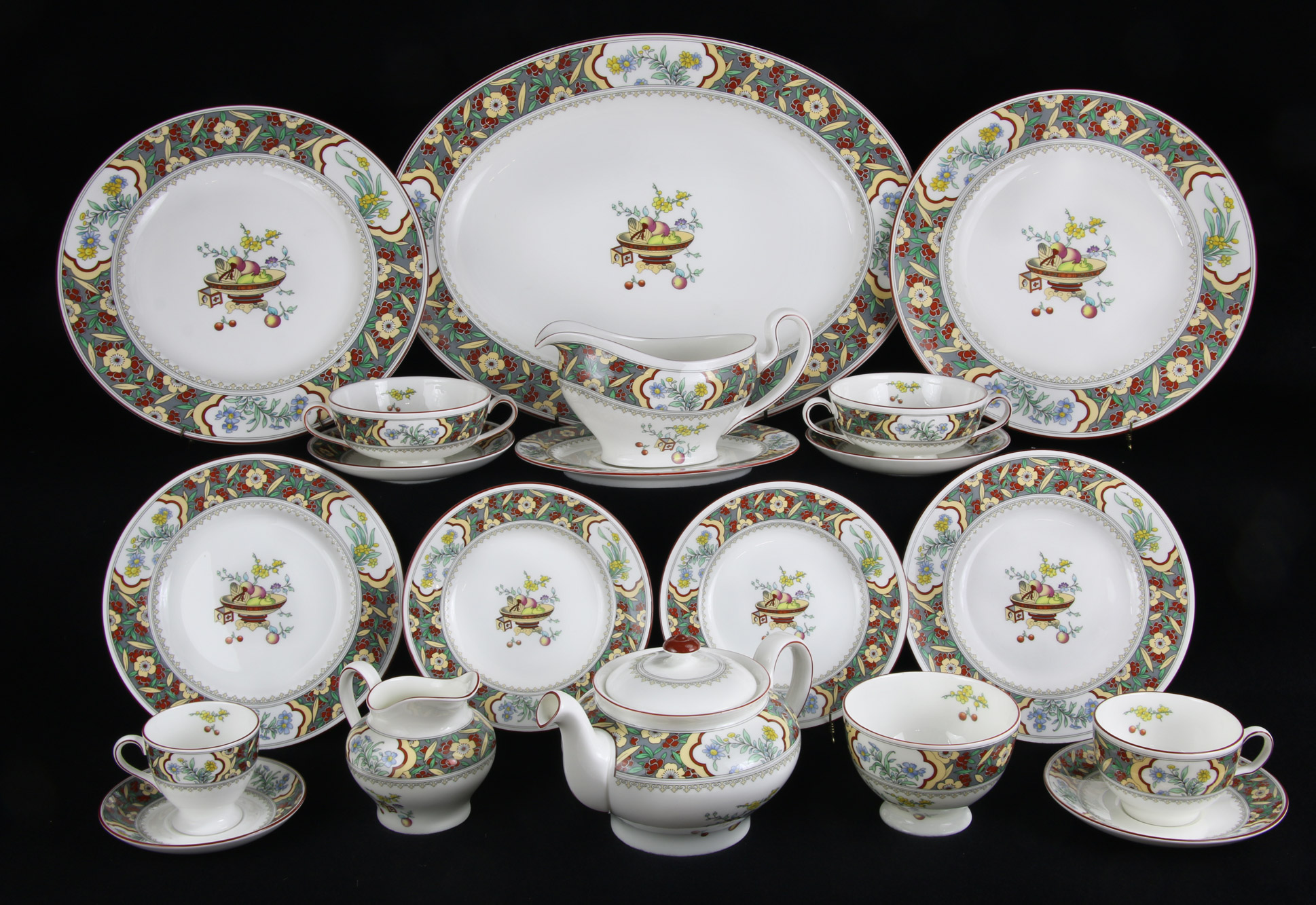 JUEGO DE PORCELANA INGLESA MINTON PARA MESA. JUEGO DE PORCELANA INGLESA MINTON PARA MESA.