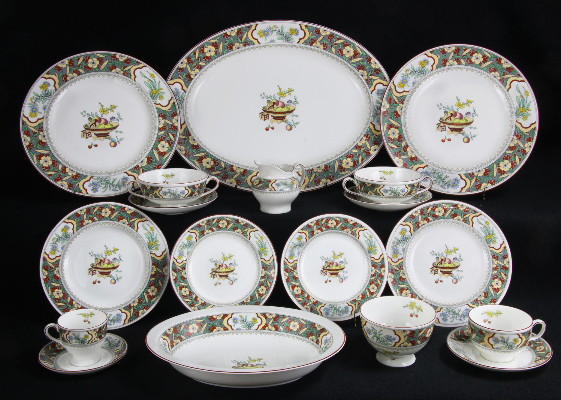 JUEGO DE PORCELANA INGLESA MINTON PARA MESA. JUEGO DE PORCELANA INGLESA MINTON PARA MESA.