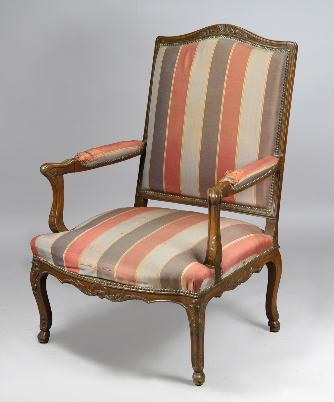 ANTIGUO SILLON FRANCES DE ESTILO REGENCE. ANTIGUO SILLON FRANCES DE ESTILO REGENCE.
