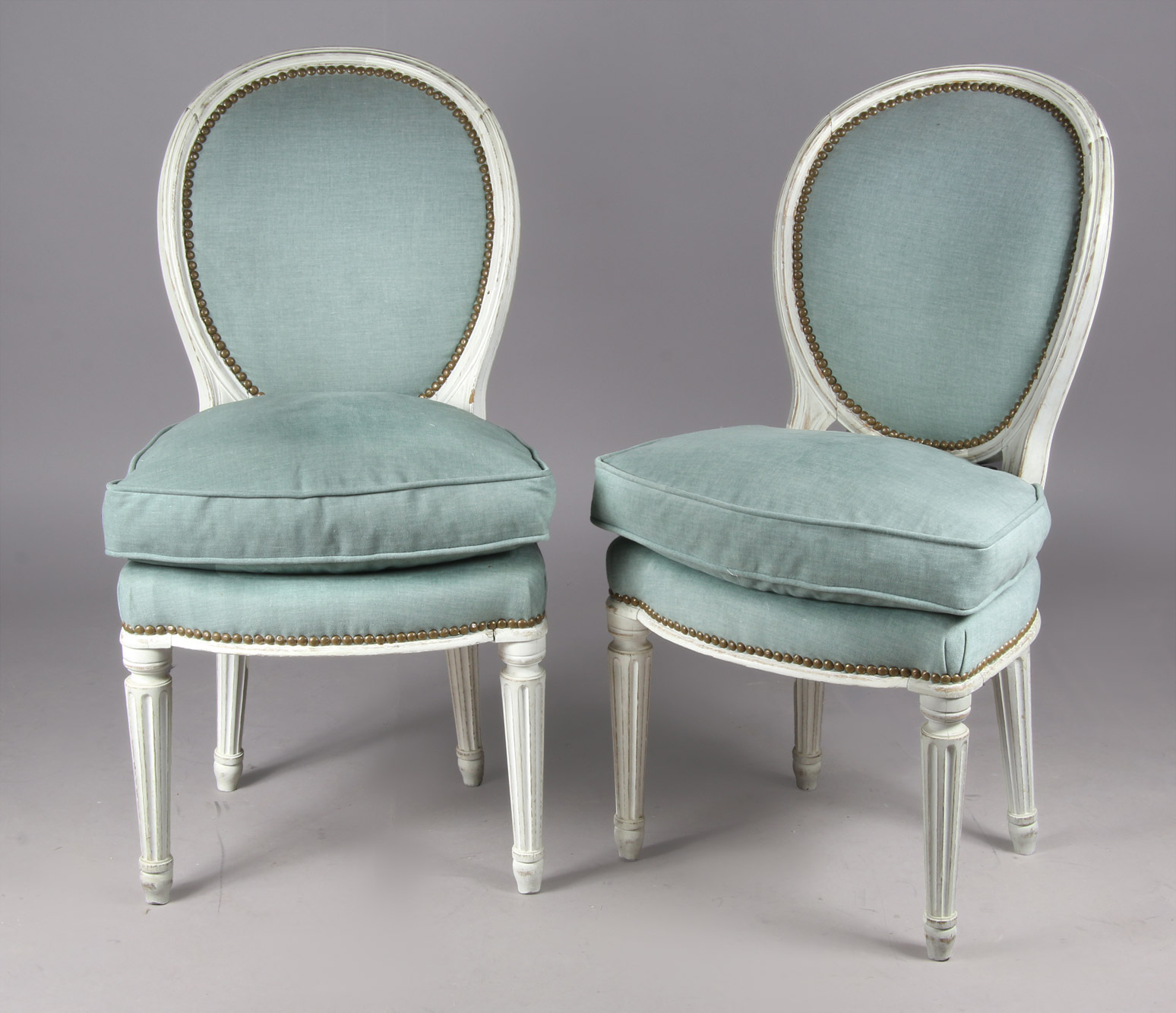 PAR DE SILLAS DE ESTILO FRANCES LUIS XVI. PAR DE SILLAS DE ESTILO FRANCES LUIS XVI.