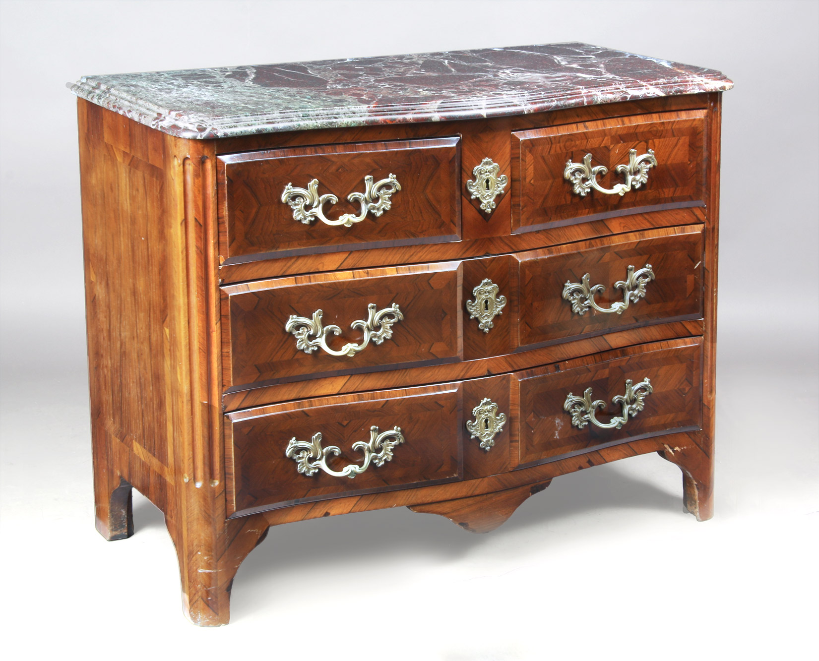 COMODA FRANCESA DE ESTILO LUIS XVI. COMODA FRANCESA DE ESTILO LUIS XVI.