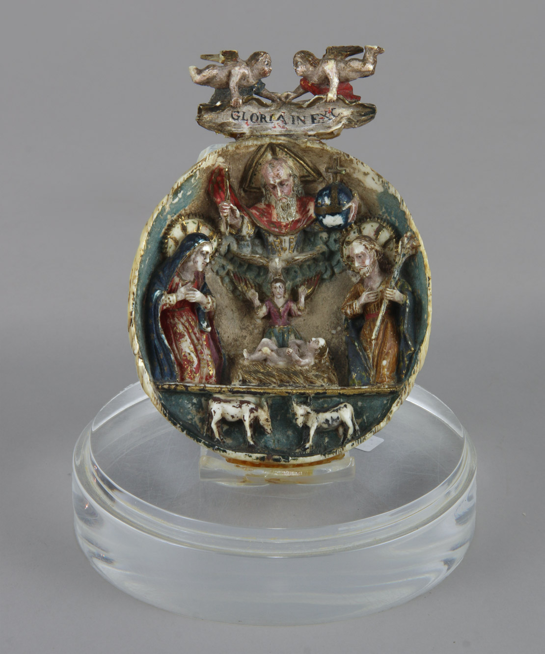  'NATIVIDAD' ANTIGUA TALLA POLICROMADA EN PIEDRA HUAMANGA.