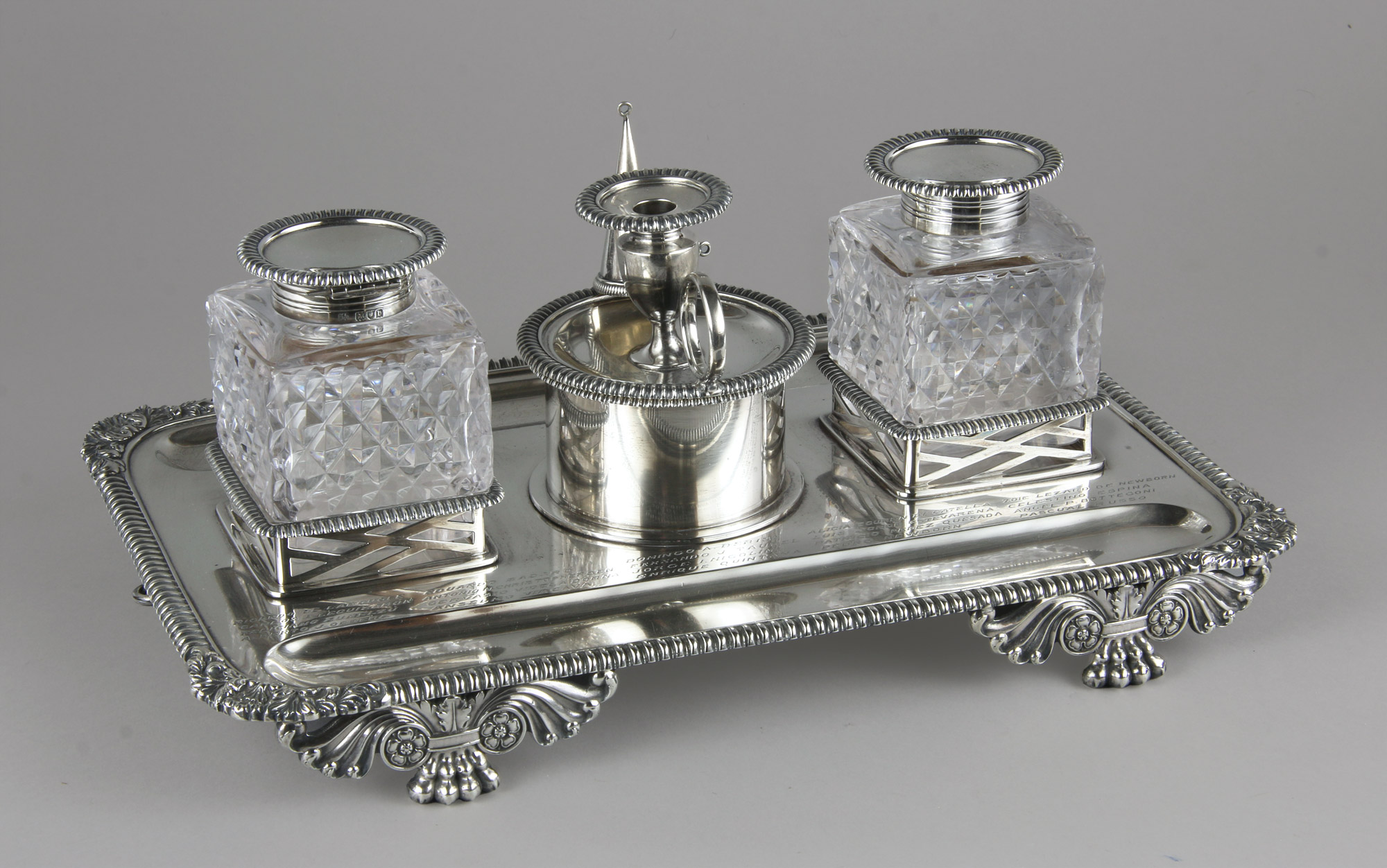 TINTERO CONMEMORATIVO DE PLATA INGLESA SELLADA. TINTERO CONMEMORATIVO DE PLATA INGLESA SELLADA.