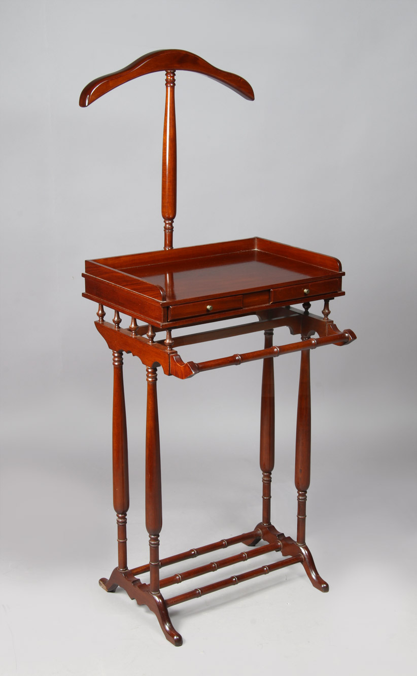 MESA PERCHA VALET DE ESTILO INGLES REGENCY. MESA PERCHA VALET DE ESTILO INGLES REGENCY.