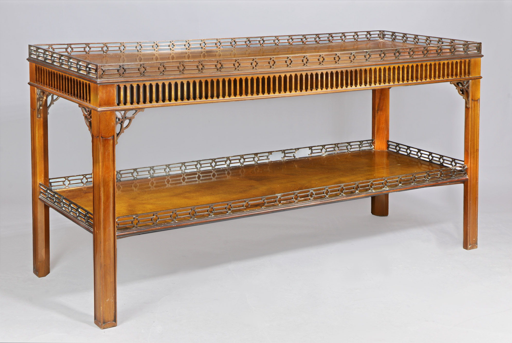  GRAN MESA DE ESTILO INGLES PARA CENTRO O ARRIMO.