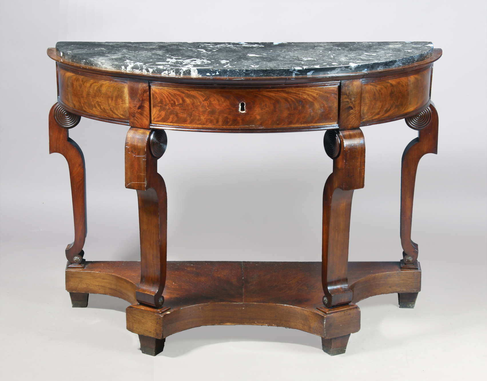 ANTIGUA MESA CONSOLA NEOCLASICA DEMI-LUNE. ANTIGUA MESA CONSOLA NEOCLASICA DEMI-LUNE.