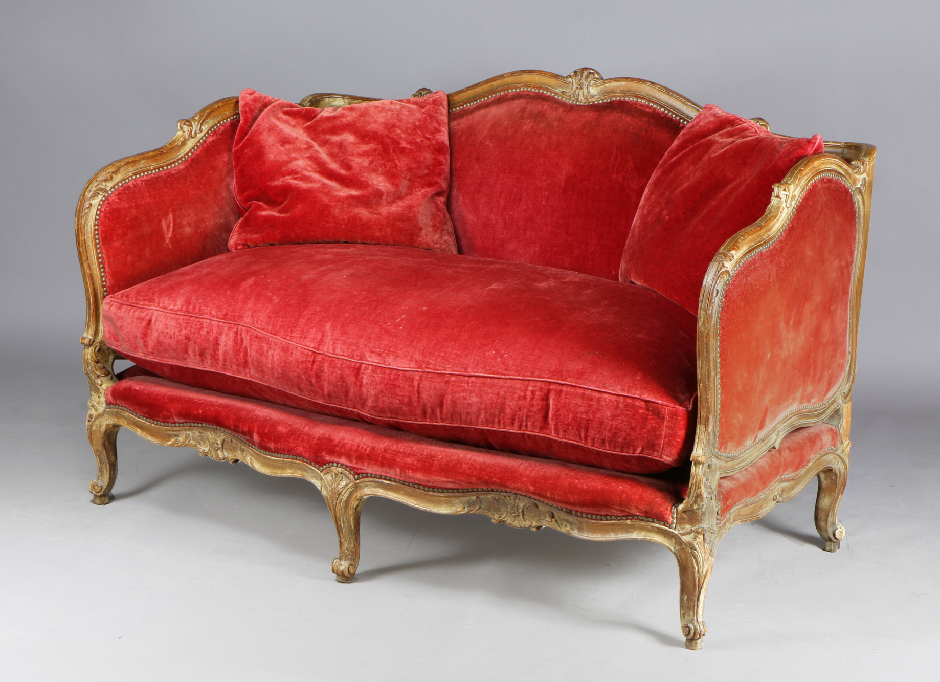 PEQUEÑO SOFA FRANCES DE EPOCA LUIS XV PARA DOS CUERPOS. PEQUEÑO SOFA FRANCES DE EPOCA LUIS XV PARA DOS CUERPOS.