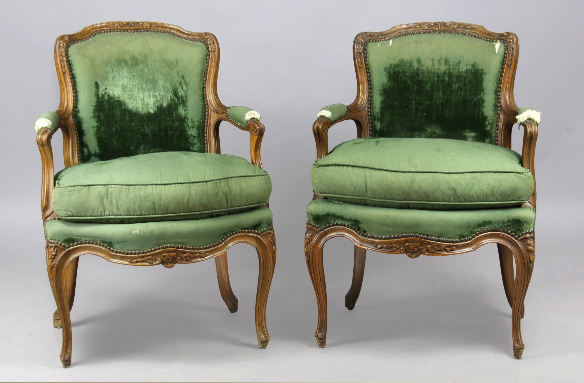 PAR DE PEQUEÑOS SILLONES FRANCESES DE LA CASA JANSEN. PAR DE PEQUEÑOS SILLONES FRANCESES DE LA CASA JANSEN.