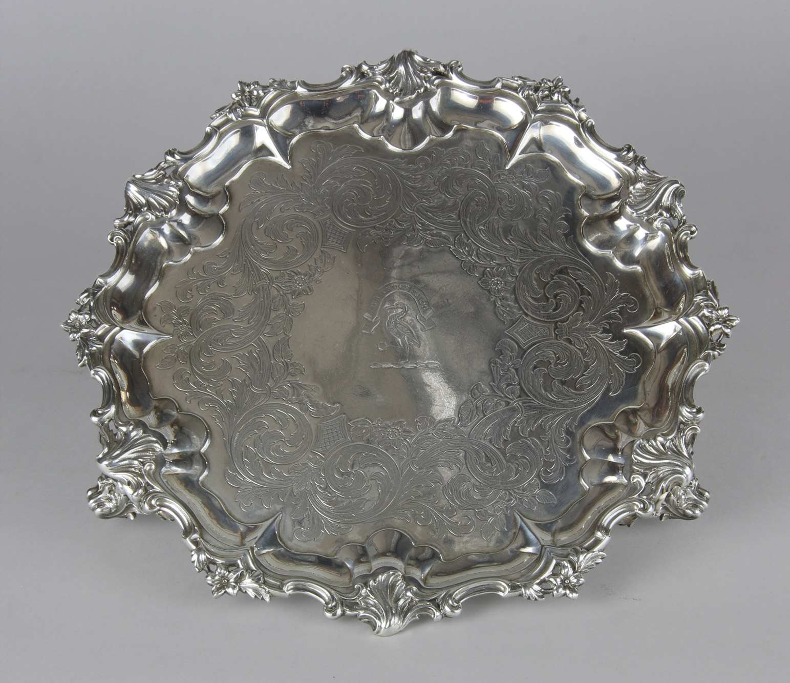 ANTIGUA BANDEJA CIRCULAR INGLESA VICTORIANA. ANTIGUA BANDEJA CIRCULAR INGLESA VICTORIANA.