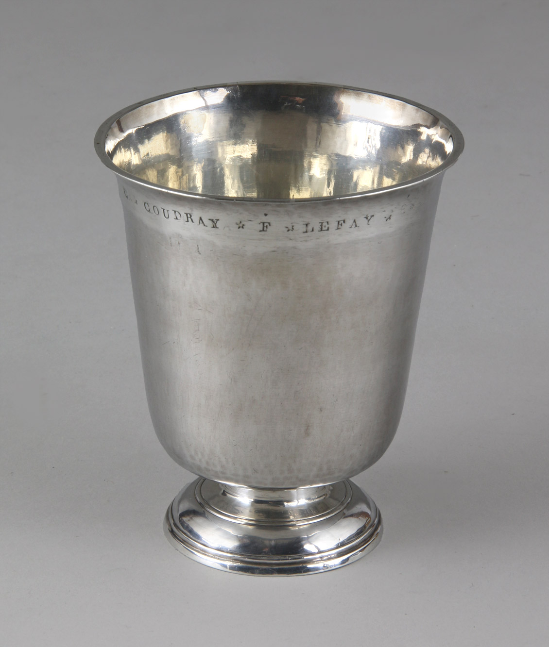  ANTIGUO 'GOBELET' DE PLATA FRANCESA SIGLO XVIII. 