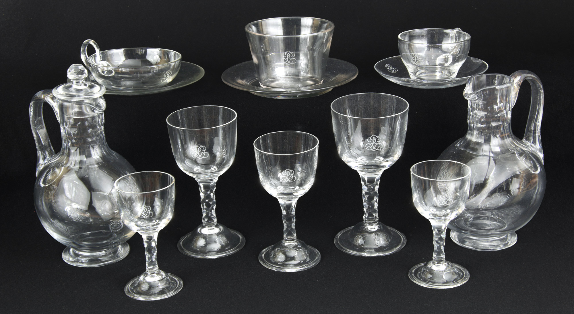  IMPORTANTE JUEGO DE COPAS DE FINO CRISTAL LISO. 