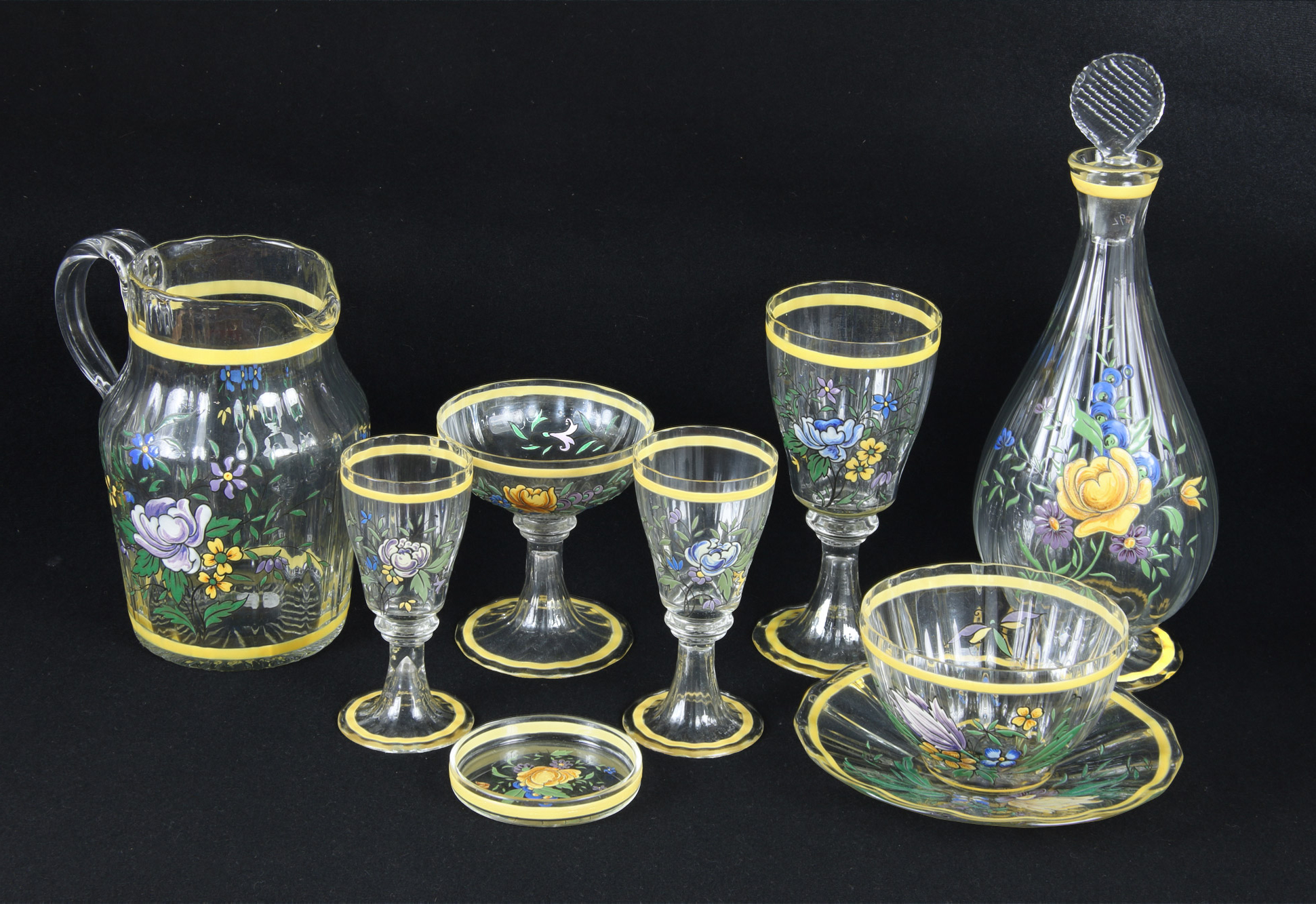 INTERESANTE JUEGO DE COPAS FRANCESAS PINTADAS. INTERESANTE JUEGO DE COPAS FRANCESAS PINTADAS.