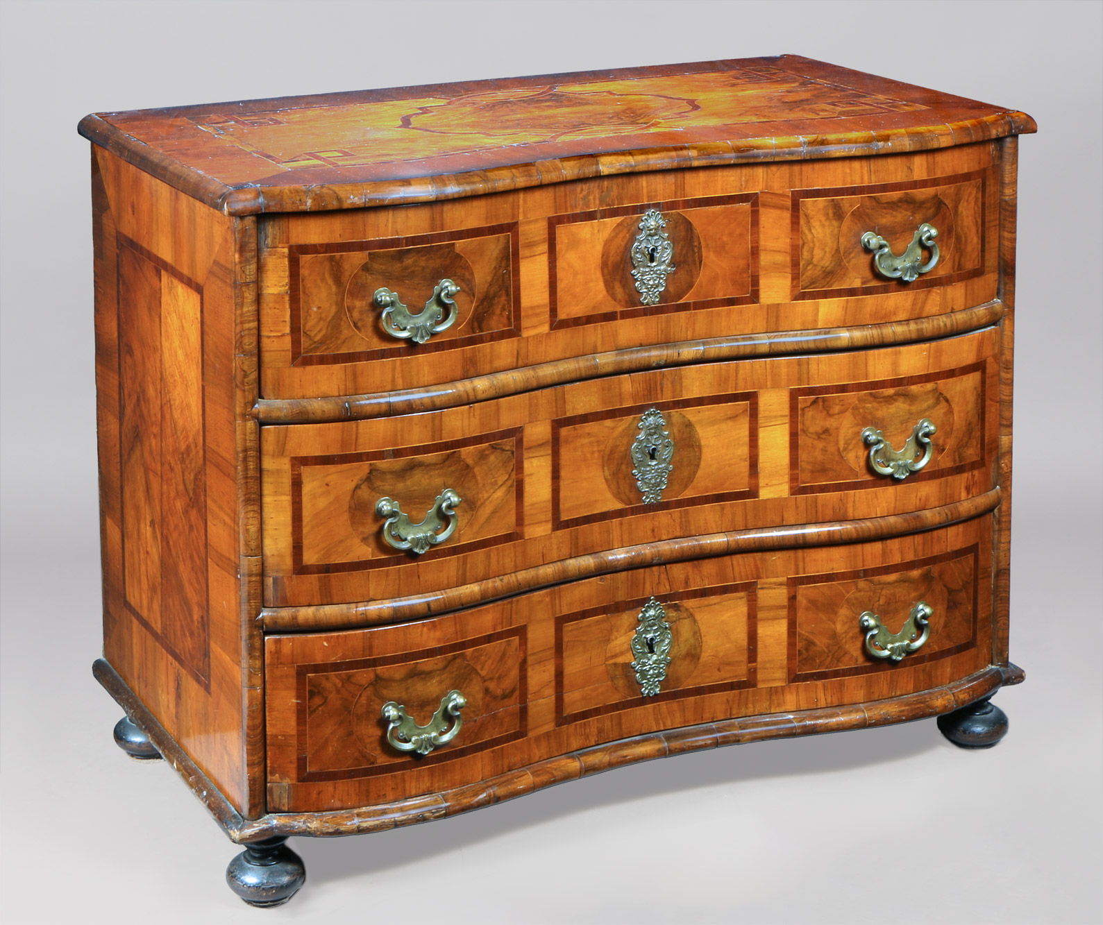 ANTIGUA COMODA ALEMANA DEL SIGLO XVIII. ANTIGUA COMODA ALEMANA DEL SIGLO XVIII.