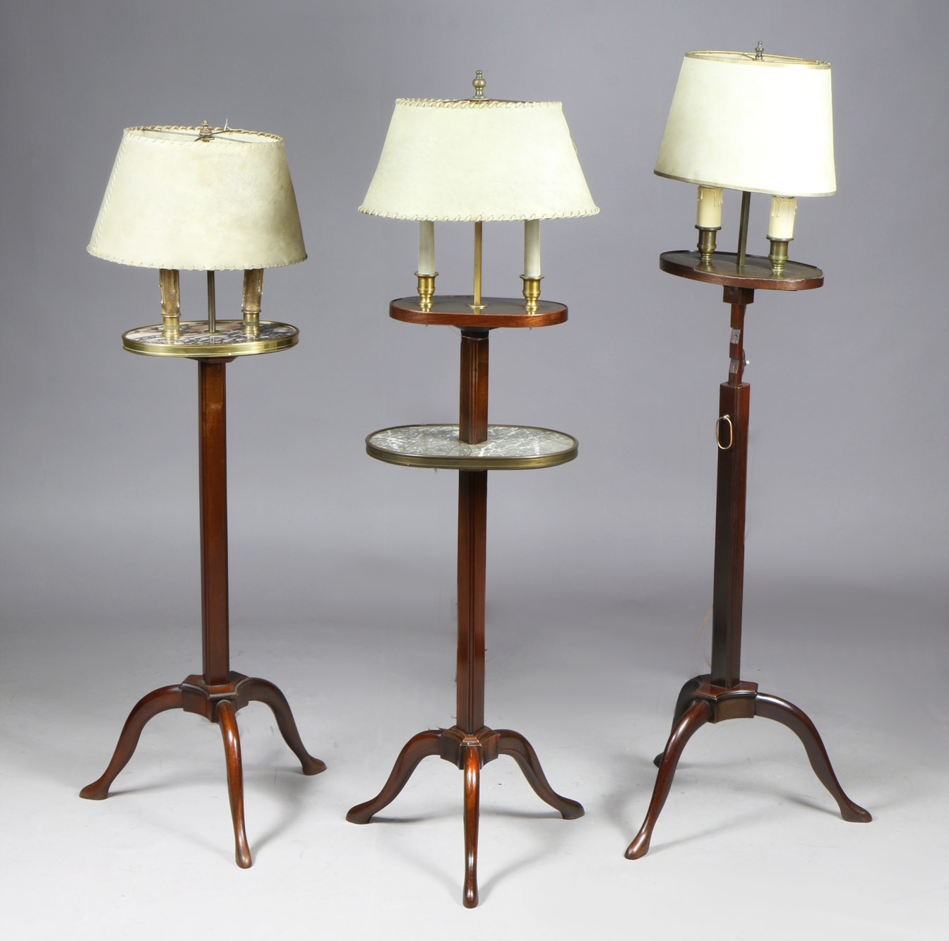 Lotes 330, 331 y 332:
PEQUEÑA MESA LAMPARA DE ESTILO INGLES.
PEQUEÑA MESA LAMPARA DE ESTILO INGLES.
PEQUEÑA MESA LAMPARA DE ESTILO INGLES. Lotes 330, 331 y 332:
PEQUEÑA MESA LAMPARA DE ESTILO INGLES.
PEQUEÑA MESA LAMPARA DE ESTILO INGLES.
PEQUEÑA MESA LAMPARA DE ESTILO INGLES.