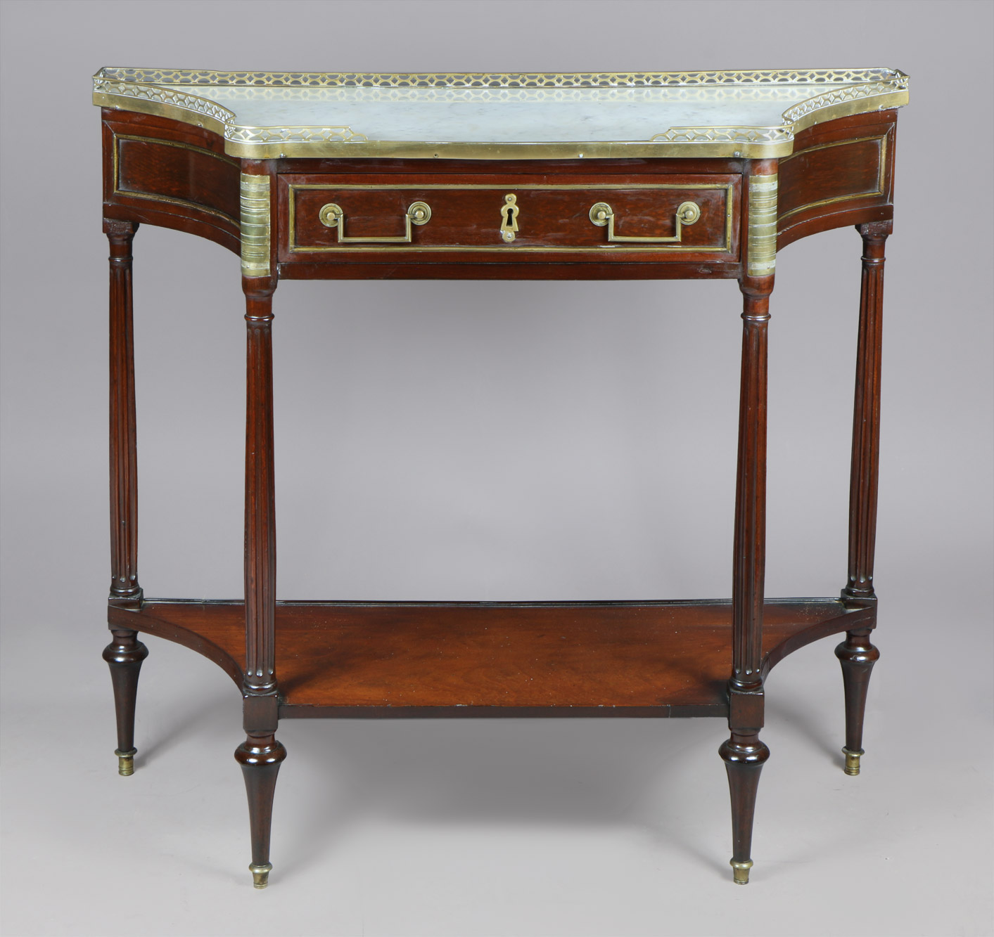 ANTIGUA PEQUEÑA CONSOLA FRANCESA DE ESTILO LUIS XVI. ANTIGUA PEQUEÑA CONSOLA FRANCESA DE ESTILO LUIS XVI.