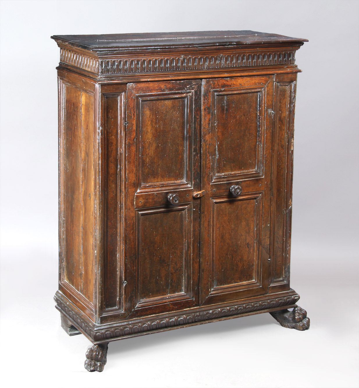 ANTIGUO MUEBLE TOSCANO ITALIANO DEL SIGLO XVII. ANTIGUO MUEBLE TOSCANO ITALIANO DEL SIGLO XVII.