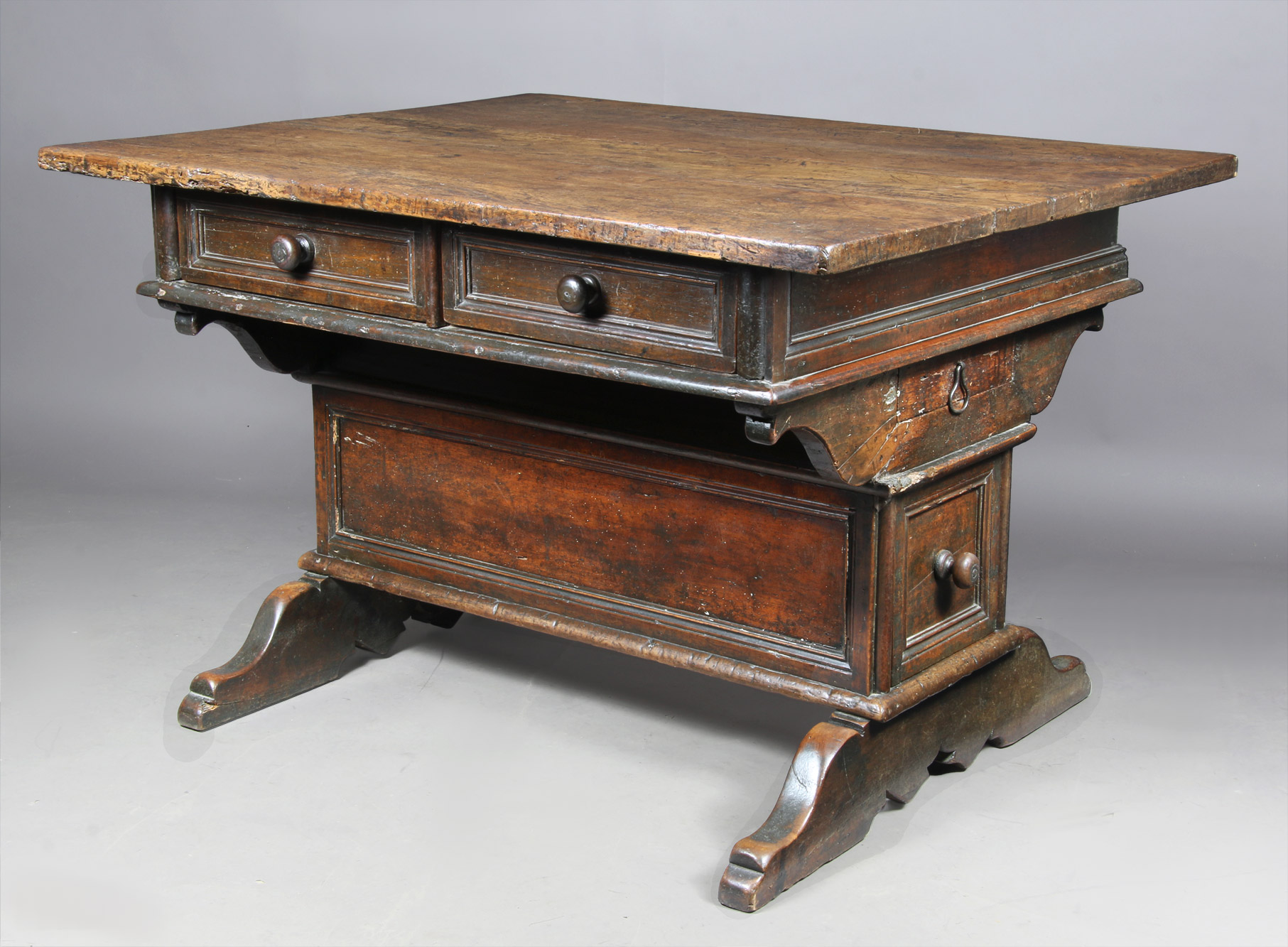 ANTIGUA GRAN MESA ESCRITORIO ITALIANA DEL SIGLO XVII. ANTIGUA GRAN MESA ESCRITORIO ITALIANA DEL SIGLO XVII.