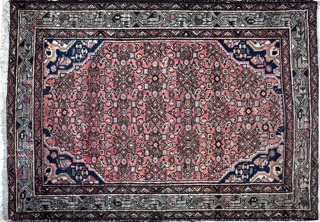 Lote 508: ALFOMBRA PERSA DE LANA TEJIDA A MANO. ALFOMBRA PERSA DE LANA TEJIDA A MANO.