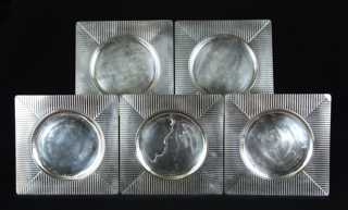 Lote 582: DIEZ PLATOS DE SITIO DE PLATA NACIONAL 925 SELLADA. DIEZ PLATOS DE SITIO DE PLATA NACIONAL 925 SELLADA.